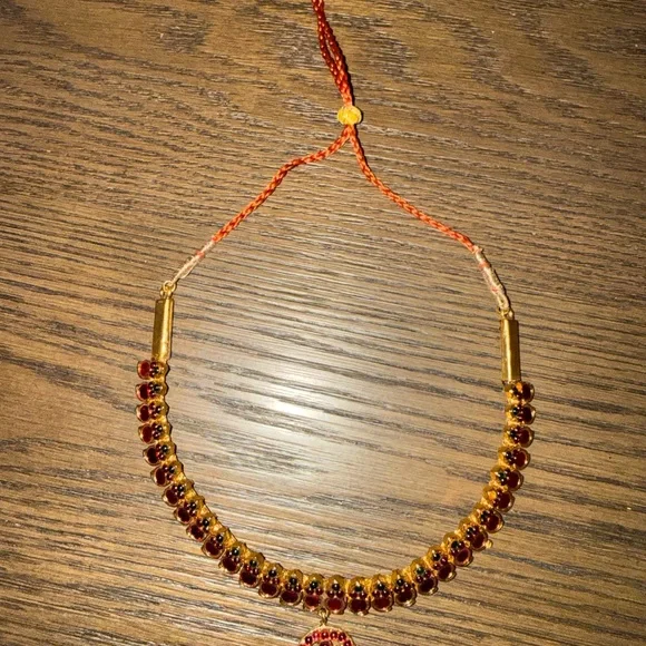 Elegant Gold and Red Beaded Necklace - Picture 1 of 2